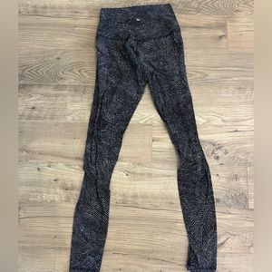 Lululemon 25’ size 4 leggings